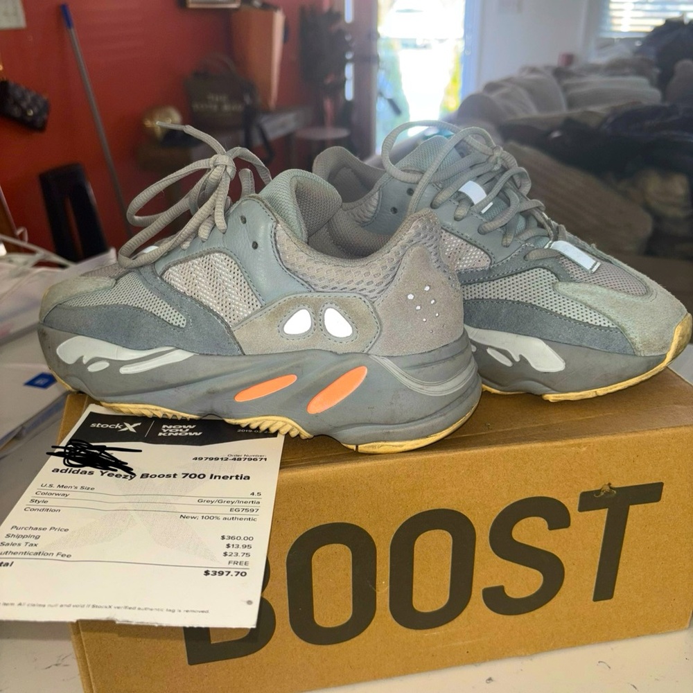 Yeezys men 4.5